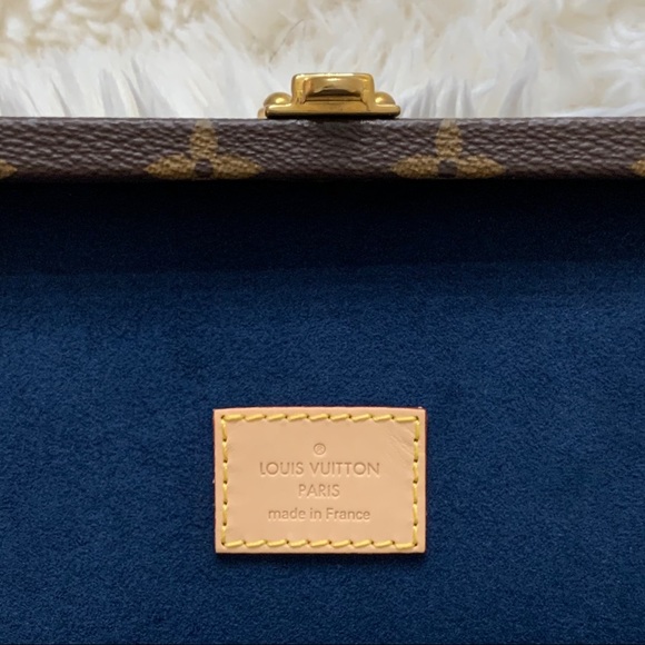 Louis Vuitton trunk case 💕 - Picture 7 of 8